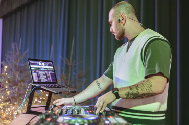 Ziemassvētku balle 25